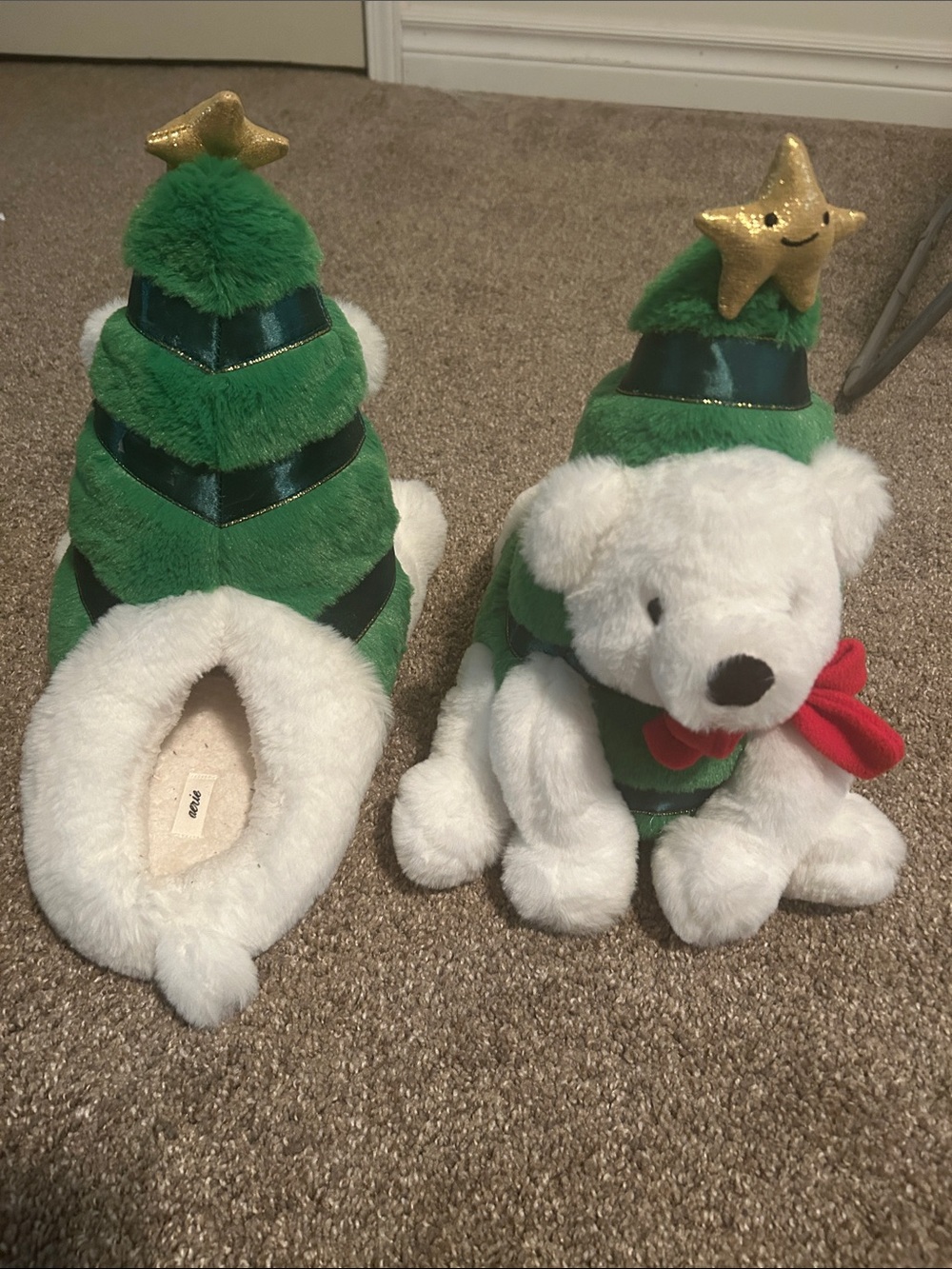 aerie Green & White Holiday Bear Tree Slipper Pair